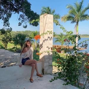 Meet your Posher, Sara